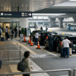 小松空港で啓発｜初めての海外旅行者向け白タク注意